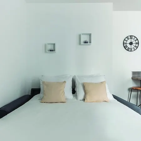 All Equipped Rue Poissoniere 35 Sqm